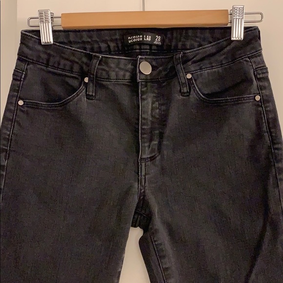 Design Lab Lord & Taylor Black Crop Ruffle Jeans - Picture 6 of 13